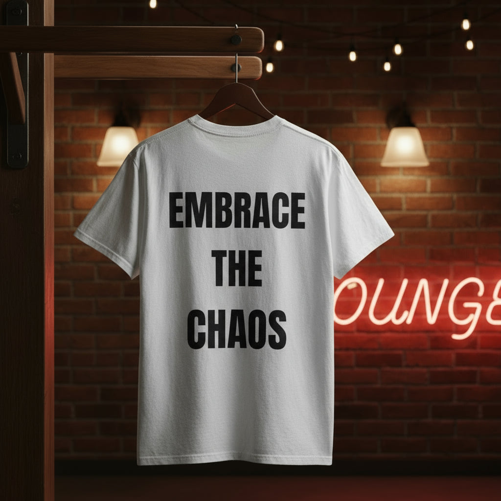 Camiseta “Embrace the Chaos” – Colección Mafia & Drama