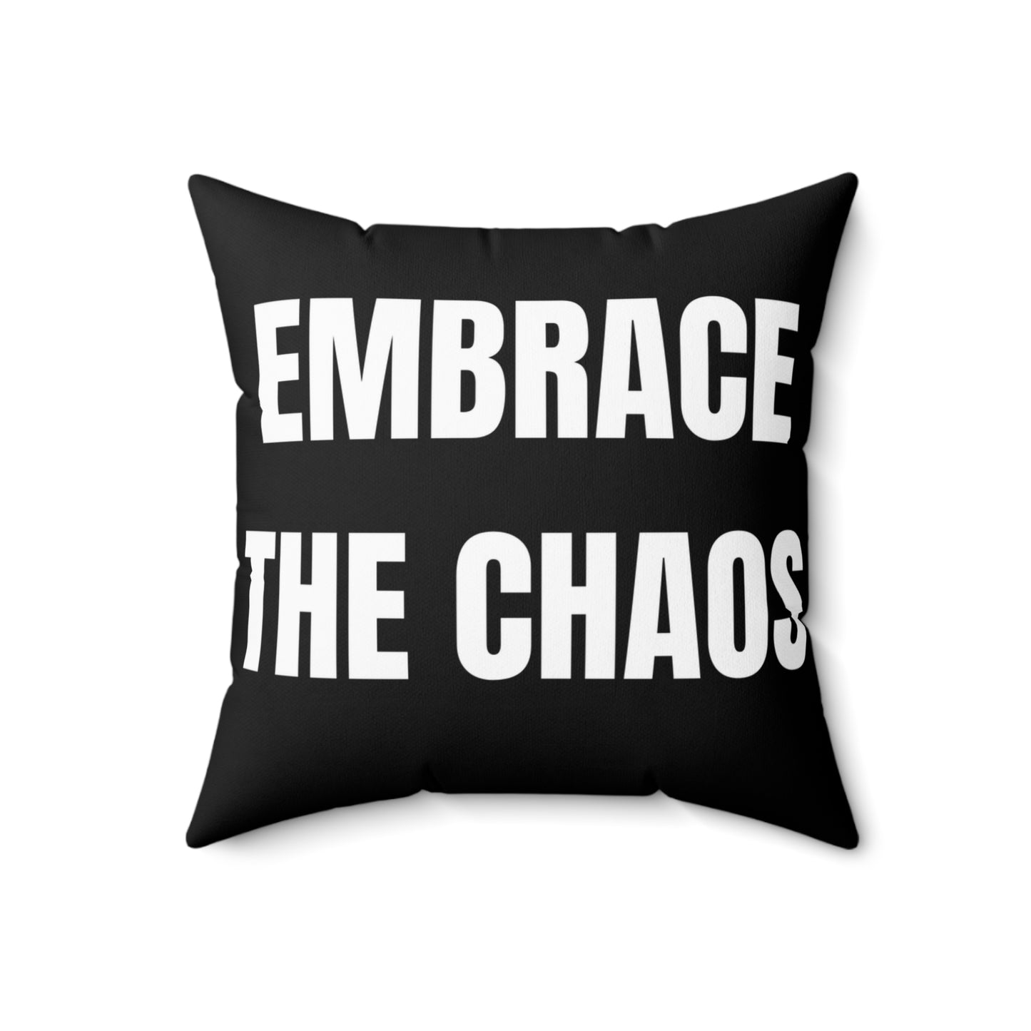 Cojín “Embrace the Chaos” – Colección Mafia & Drama