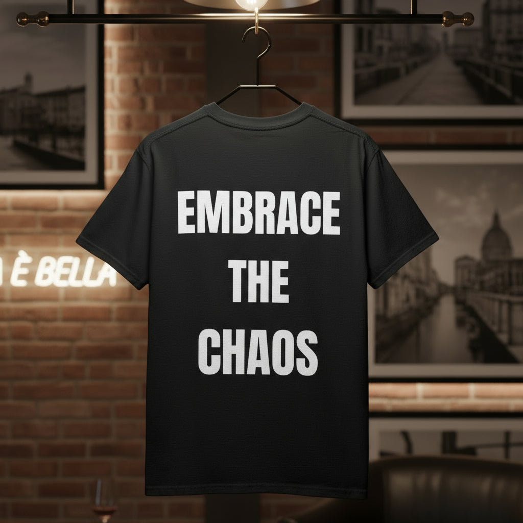 Camiseta “Embrace the Chaos” – Colección Mafia & Drama
