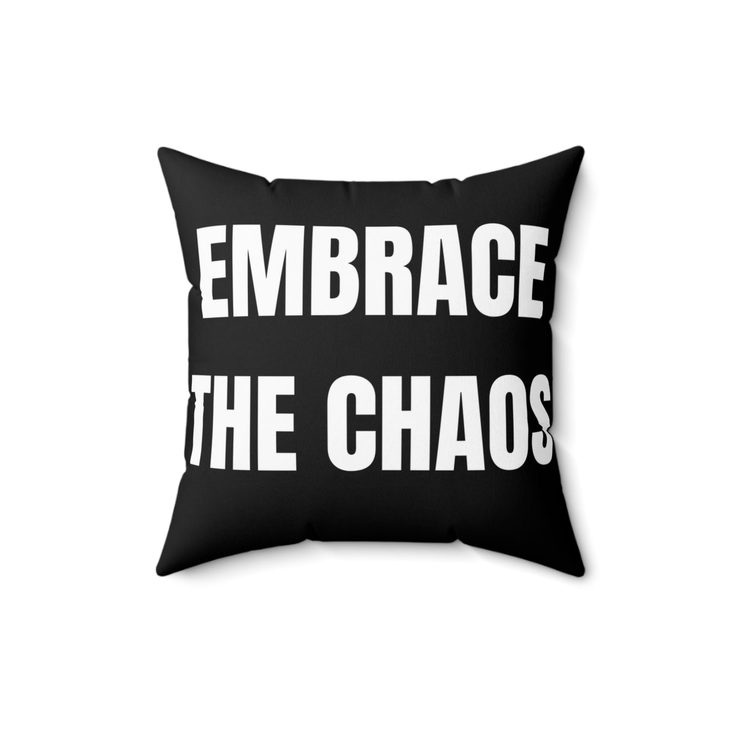 Cojín “Embrace the Chaos” – Colección Mafia & Drama